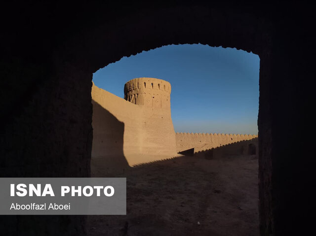 قلعه مهرپاین مهریز و افسانههای نهفته در دل آن