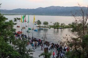 زریبار دریاچه ای در دل جنگل های بلوط