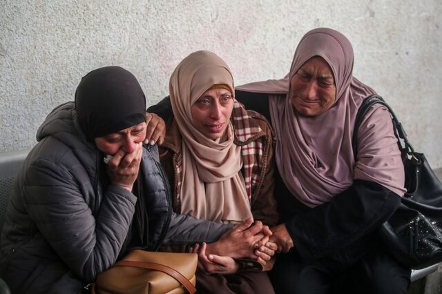 ادامه جنگ اشغالگران با بیمارستانهای غزه و کشتار در دیرالبلح