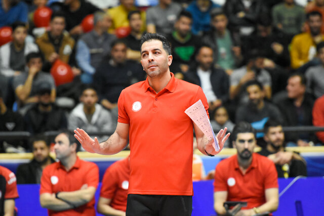 اعتراض تند علیزاده به پخش موزیک در سالن والیبال: حتی صدای بیسیم توی گوشم را نمیشنیدم اعتراض تند علیزاده به پخش موزیک در سالن والیبال: حتی صدای بیسیم توی گوشم را نمیشنیدم