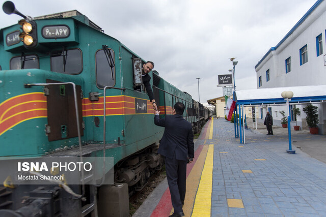 نقص فنی قطار تهران - مشهد برطرف شد نقص فنی قطار تهران - مشهد برطرف شد