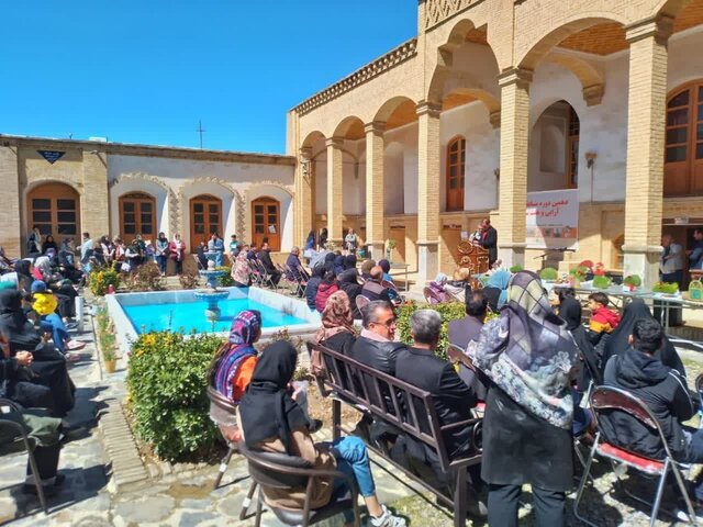 برگزاری دهمین دوره جشنواره سبزهآرایی، سفره هفتسین و پخت شیرینی و کلوچه محلی در ملایر