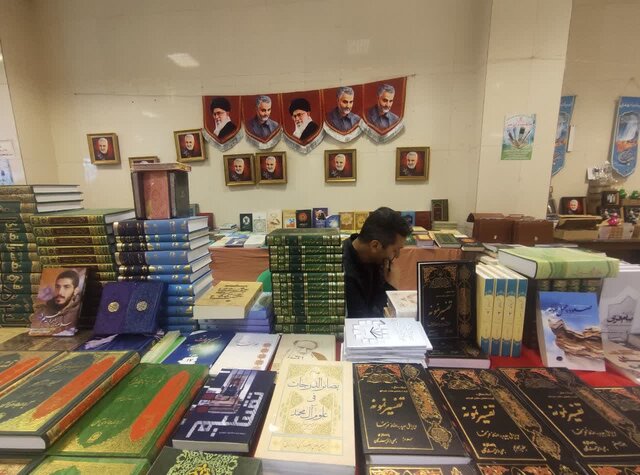 هفتمین نمایشگاه قرآن و عترت استان همدان در ملایر افتتاح شد