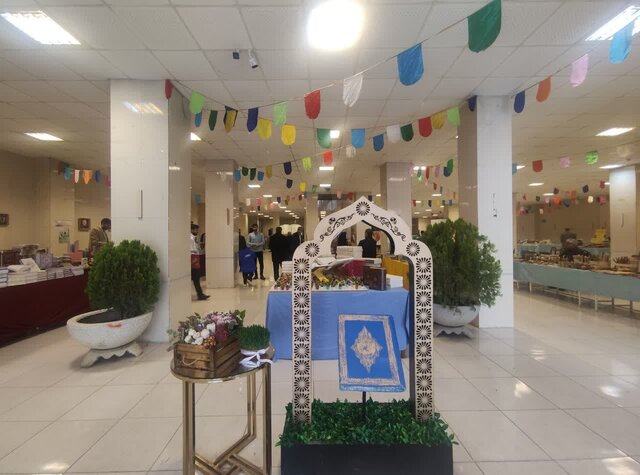 هفتمین نمایشگاه قرآن و عترت استان همدان در ملایر افتتاح شد