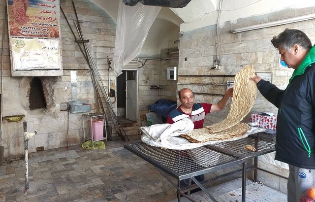 مدیرکل غله و خدمات بازرگانی استان بوشهر ۸۸ درصد نان مصرفی در استان بوشهر ارزش غذایی ندارد