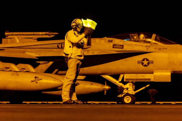 روایت بلومبرگ از زمینگیرشدن آمریکا مقابل یمن