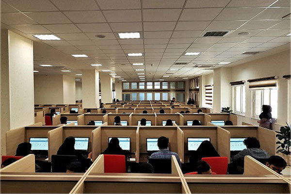 عکس تزئینی است. ارائه مشاوره «رایگان» به دانشآموزان با طراحی اورژانس تلفنی ۱۵۷۰