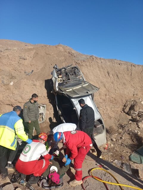 سقوط یک دستگاه پژو ۵ مصدوم بر جای گذاشت