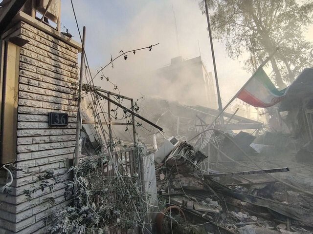 ایران از حمله وحشیانه اخیر اسرائیل در دمشق خشمگین است ایران از حمله وحشیانه اخیر اسرائیل در دمشق خشمگین است
