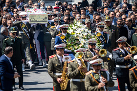 تشییع و خاکسپاری پیکر شهید گمنام در وزارت امور اقتصاد و دارایی