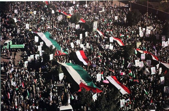 نمایشگاه عکس و پوسترهای خروش ملتها در موزه فلسطین نمایشگاه عکس و پوسترهای خروش ملتها در موزه فلسطین