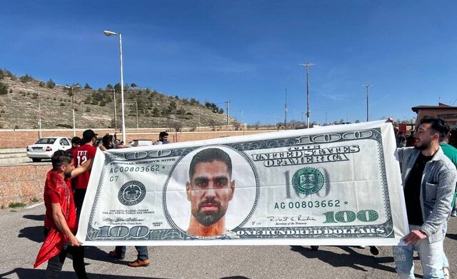 هجوم هواداران تراکتور به ورزشگاه/ رضا اسدی مورد غضب تیتیها!