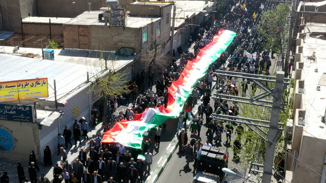 مردم غرب استان تهران راهپیمایی روز قدس را باشکوه تر از همیشه برگزار کردند