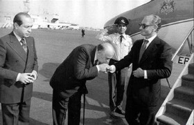 ماجرای بازداشت امیر عباس هویدا توسط محمدرضا شاه