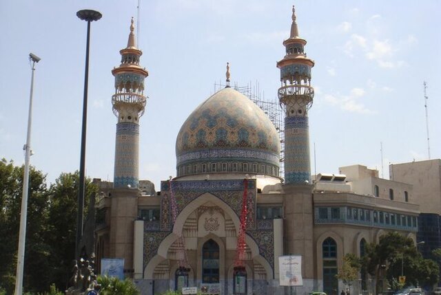 پیشینه کاشی‌های مسجد قائمیه نوش‌آباد به دوره صفویه یا قاجار می‌رسد