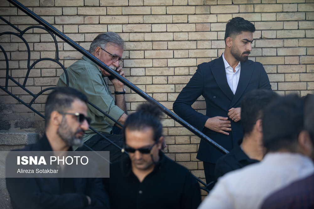 مراسم تشییع پیکر رضا داوودنژاد
