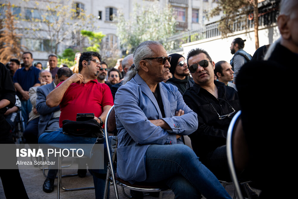 مراسم تشییع پیکر رضا داوودنژاد