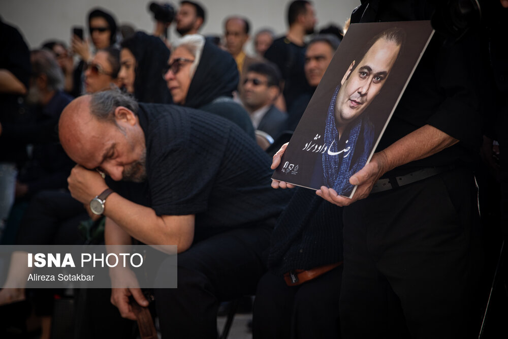 مراسم تشییع پیکر رضا داوودنژاد