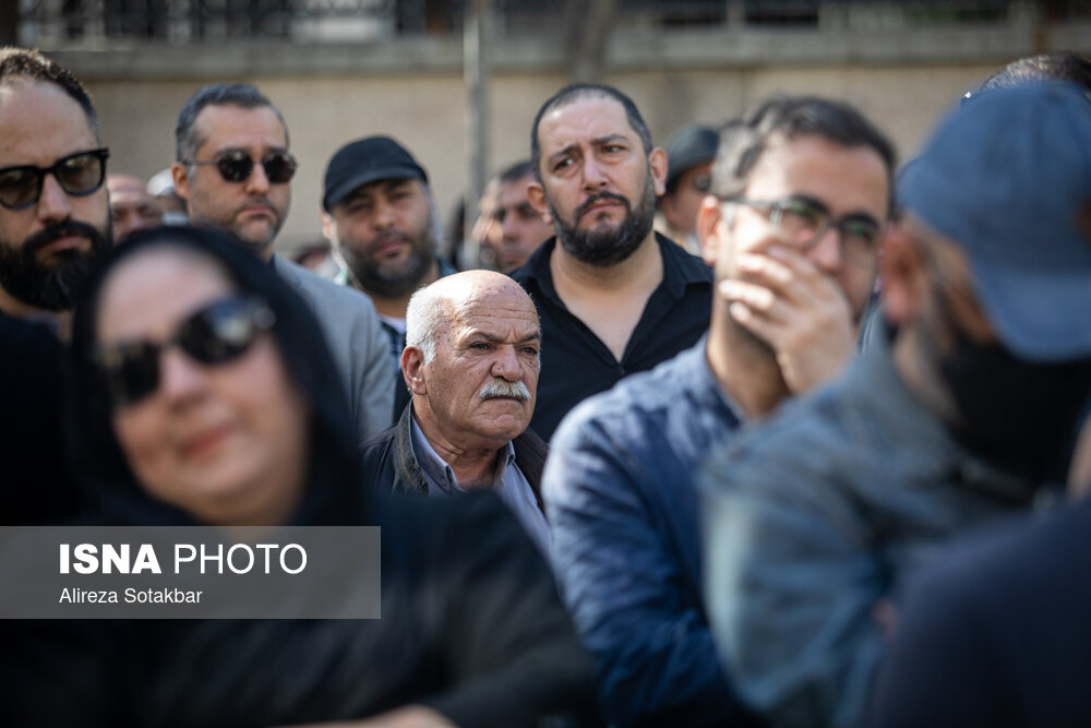 مراسم تشییع پیکر رضا داوودنژاد