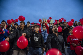 تماشاگران دیدار تیم های فوتبال نساجی مازندران و ملوان بندر انزلی