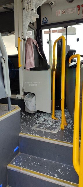 تیراندازی به یک اتوبوس در شرق قلقیلیه با ۲ زخمی