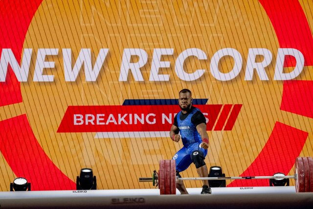 وزنهبردار المپیکی ایران در محاصره رقیبان گردن کلفت