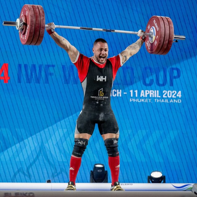 وزنهبردار المپیکی ایران در محاصره رقیبان گردن کلفت