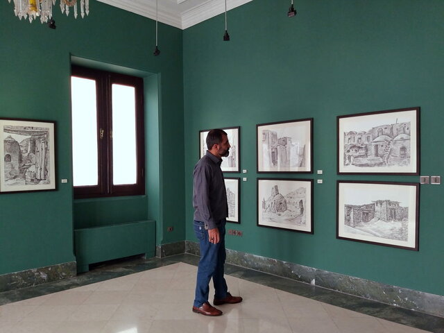 عکس آرشیوی است «بوی روستا» در یک نگارخانه پیچید