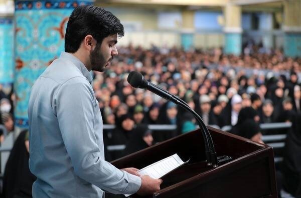 دو جریان تجدد و تحجر با القای مسائل بیاولویت در حال ایجاد اختلال در مسیر حرکت انقلاب هستند دو جریان تجدد و تحجر با القای مسائل بیاولویت در حال ایجاد اختلال در مسیر حرکت انقلاب هستند