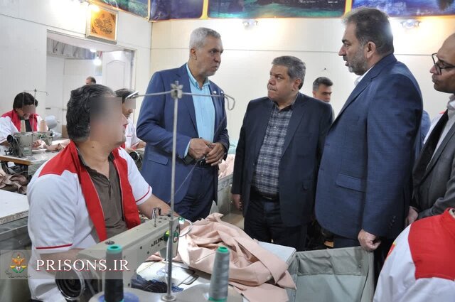 اشتغال ۲۰۳ زندانی اوین در کارگاههای تولید و مونتاژ اشتغال ۲۰۳ زندانی اوین در کارگاههای تولید و مونتاژ
