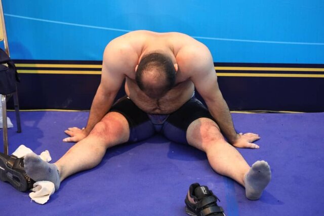 پدر دهدار: تا عمر دارم اشکهای رضا را فراموش نمیکنم/نواب خیلی به پسرم توجه داشت