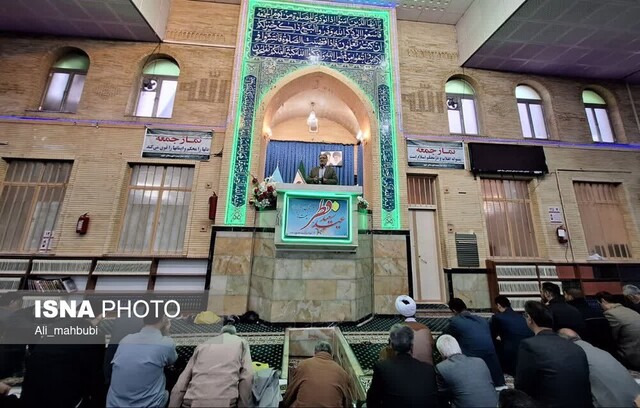 برپایی نماز عید فطر در خوی+ عکس