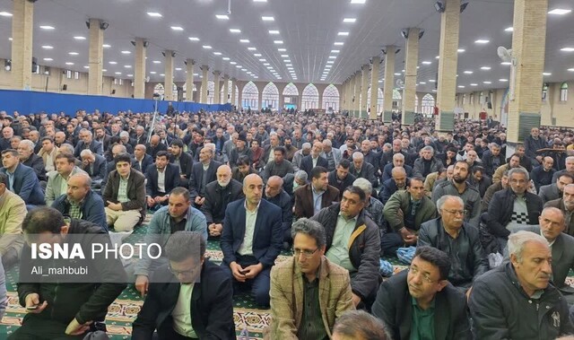 برپایی نماز عید فطر در خوی+ عکس