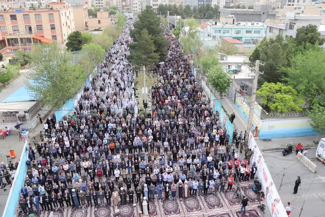 حضور گسترده مردم غرب استان تهران در صفوف نماز عید سعید فطر