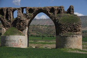 طبیعت بهاری پل تاریخی کشکان