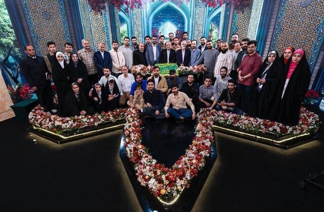 بازدید جبلی از برنامه «پناه» در حرم امام رضا (ع) بازدید جبلی از برنامه «پناه» در حرم امام رضا (ع)