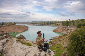 گردشگران در محوطه دریاچه شهیون یا دریاچه سد دز - دزفول