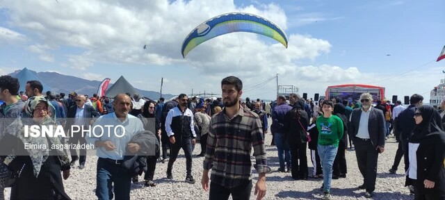 در آغوش دریاچه ارومیه