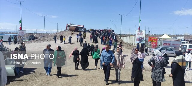 در آغوش دریاچه ارومیه