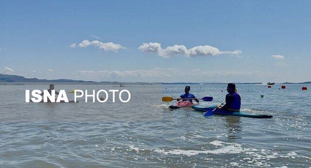 در آغوش دریاچه ارومیه