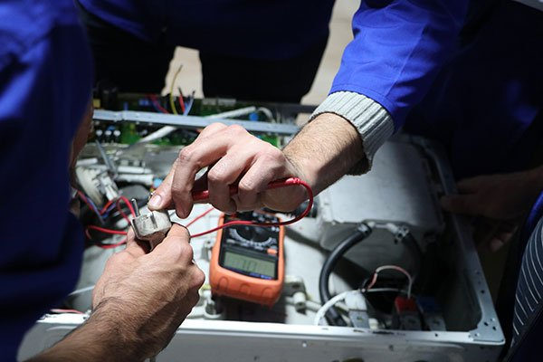 شغلهای فنی که با هوش مصنوعی از بین نمیروند