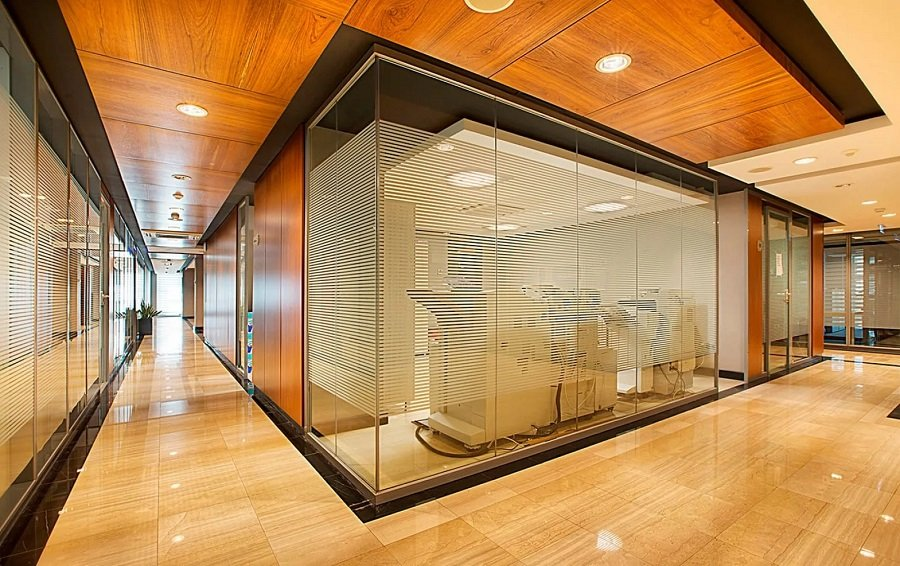 آشنایی با انواع یراق پارتیشن اداری / نکات پیش از خرید