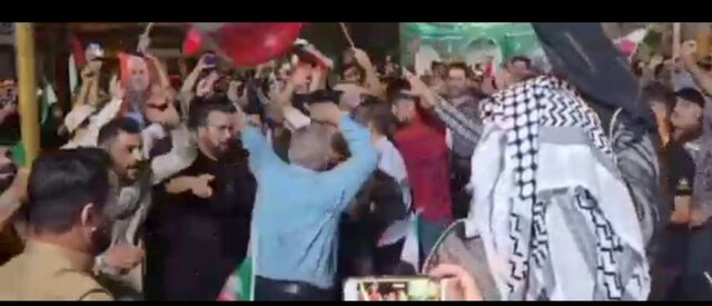 تجمع خودجوش خوزستانیها در حمایت از تنبیه رژیم صهیونیست توسط سپاه پاسداران تجمع خودجوش خوزستانیها در حمایت از تنبیه رژیم صهیونیست توسط سپاه پاسداران