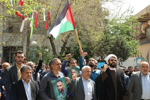 تجمع دانشگاهیان دانشگاه امیرکبیر در حمایت از پاسخ مقتدرانه سپاه به رژیم صهیونیستی