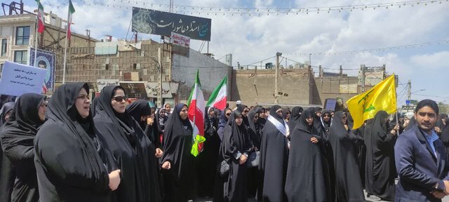 مردم دارالصابرین بم به حمایت از سپاه پاسداران به میدان آمدند