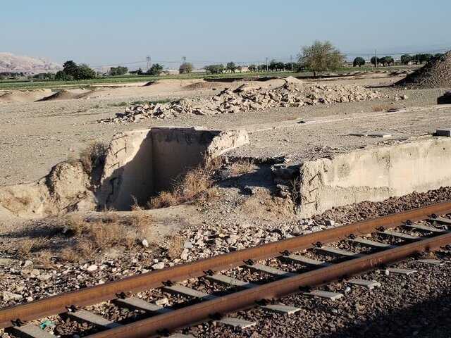 گلایههای مردم پیشوا از فضای نامناسب ایستگاه راهآهن و تعداد تردد قطارهای حومهای