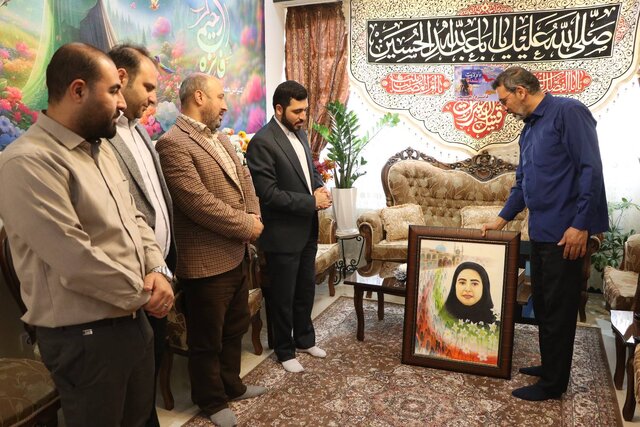 شهیده فائزه رحیمی هنرمندی دلسوز و سرشار از اندیشههای ناب انقلاب اسلامی بود