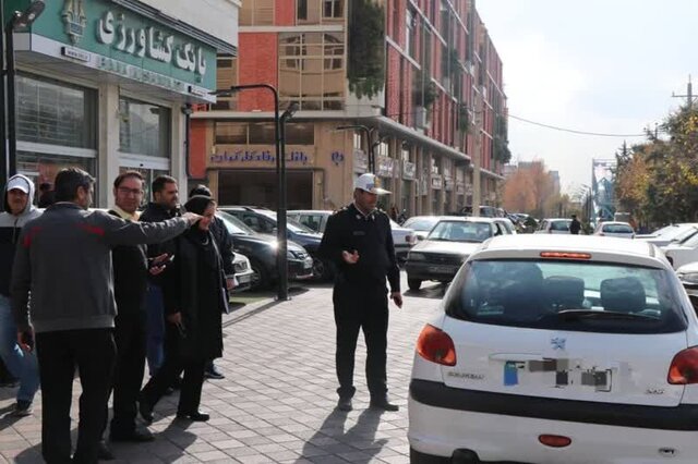 عکس تزئینی است توقف در تقاطعها و میدانها چقدر جریمه دارد؟