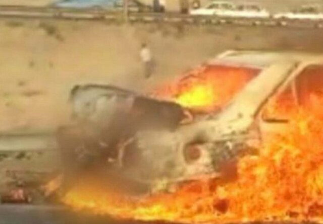 تصادف و آتشسوزی خودرو با ۴ فوتی و ۲ مجروح در جهرم تصادف و آتشسوزی خودرو با ۴ فوتی و ۲ مجروح در جهرم