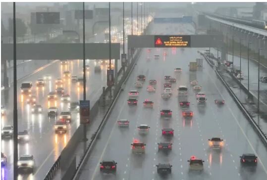 بارندگی در کشورهای حاشیه خلیج فارس؛ ساکنان «دبی» هشدار دریافت کردند